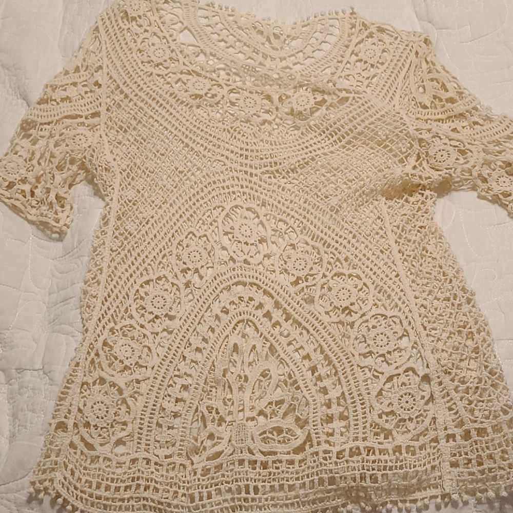 Off white crochet top sz L